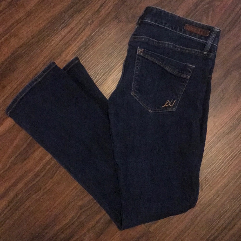 Express Jeans. Size 6 short.